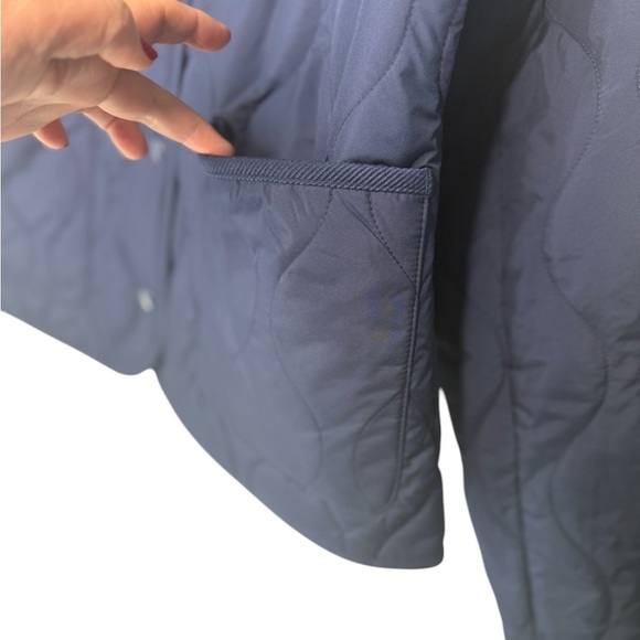 J. Crew** Navy Quilted Barn Jacket Corduroy Collar Pockets Snaps Size Medium NEW - Picture 4 of 16
